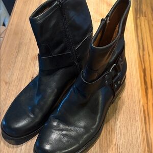 House of Harlow 1960 Black Portia Leather Harness Moto Low Ankle Boots Sz 10